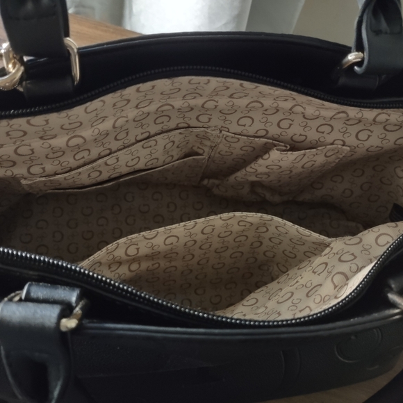 Guess bag - Picture 3 of 4